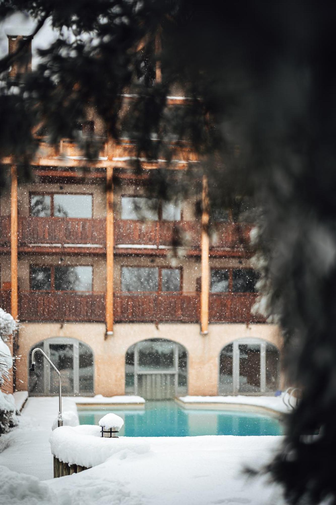 Alliey & Spa Piscine Appart-Hotel Serre Chevalier 蒙乃第耶-勒潘 外观 照片